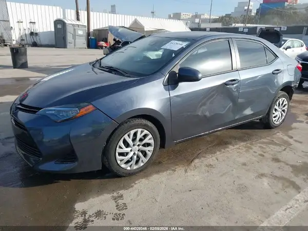 2T1BURHE3JC108539 2018 TOYOTA COROLLA - Image 2