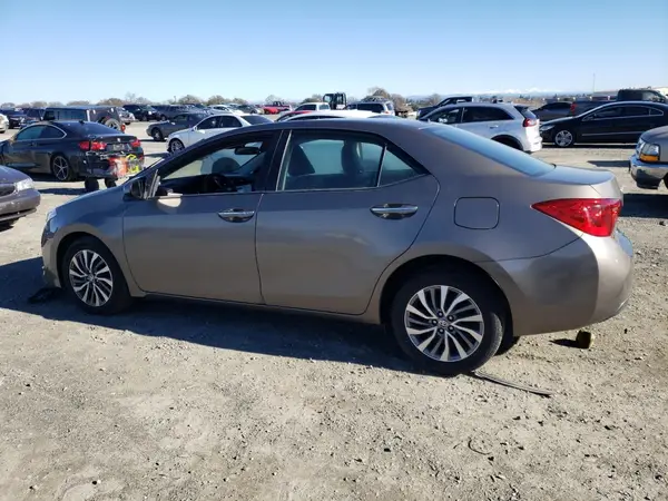 2T1BURHE3JC109156 2018 TOYOTA COROLLA - Image 2