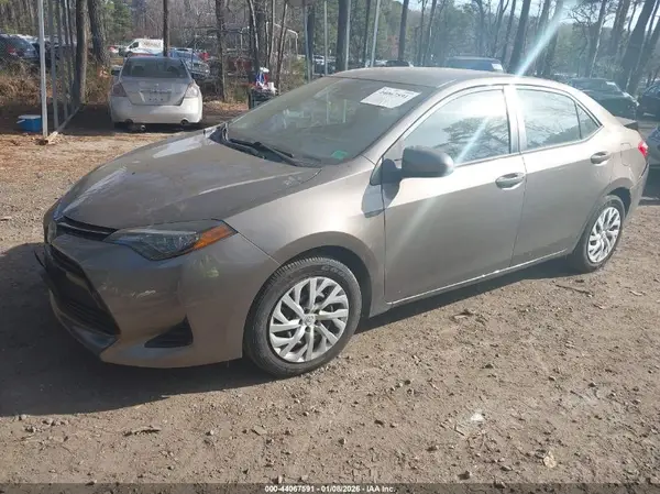 2T1BURHE3JC114051 2018 TOYOTA COROLLA - Image 2