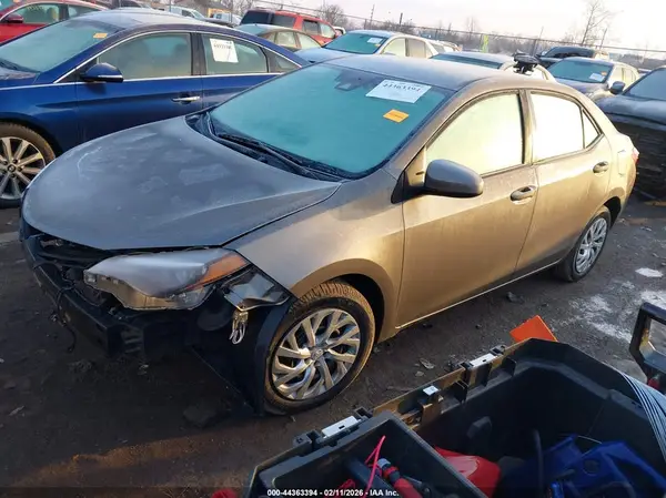 2T1BURHE3JC114566 2018 TOYOTA COROLLA - Image 2