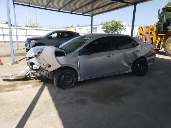 2T1BURHE3JC120738 2018 TOYOTA COROLLA - Image 1