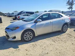 2T1BURHE3JC965783 2018 TOYOTA COROLLA