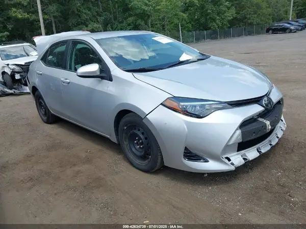 2T1BURHE3JC967274 2018 TOYOTA COROLLA - Image 1