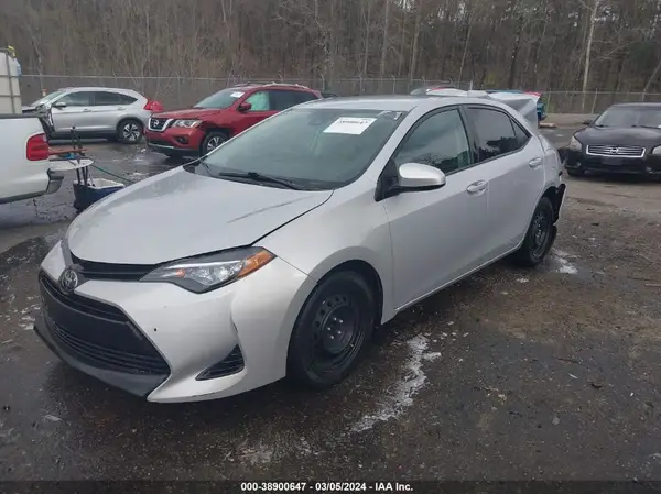 2T1BURHE3JC969560 2018 TOYOTA COROLLA - Image 2