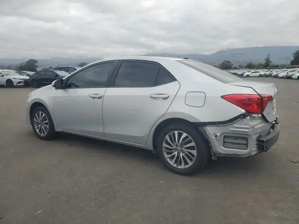 2T1BURHE3JC970207 2018 TOYOTA COROLLA - Image 2