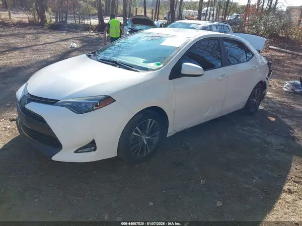 2T1BURHE3JC972653 2018 TOYOTA COROLLA - Image 2