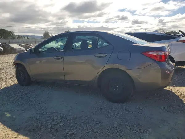 2T1BURHE3JC973656 2018 TOYOTA COROLLA - Image 2
