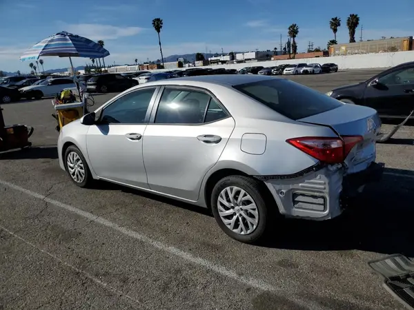 2T1BURHE3JC974452 2018 TOYOTA COROLLA - Image 2