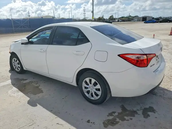 2T1BURHE3JC975830 2018 TOYOTA COROLLA - Image 2
