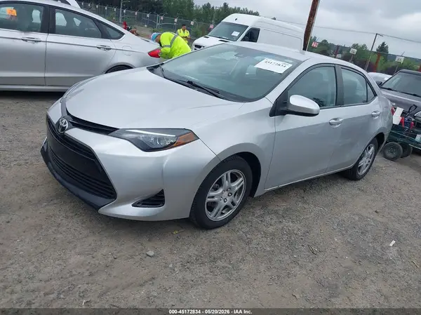 2T1BURHE3JC978257 2018 TOYOTA COROLLA - Image 2