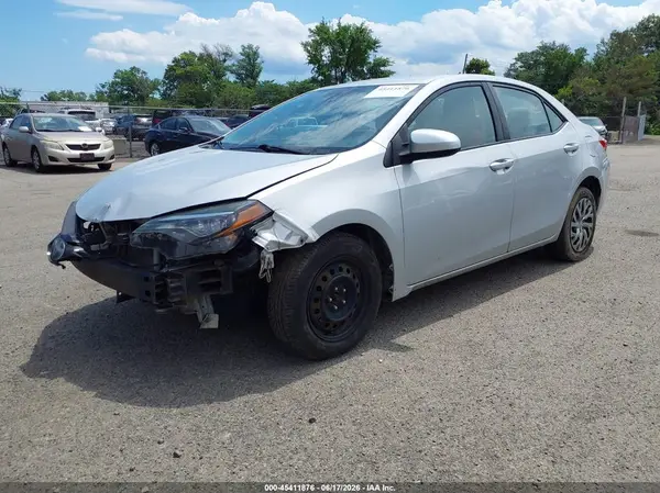 2T1BURHE3JC979392 2018 TOYOTA COROLLA - Image 2