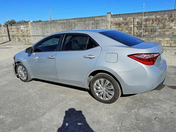 2T1BURHE3JC981272 2018 TOYOTA COROLLA - Image 2