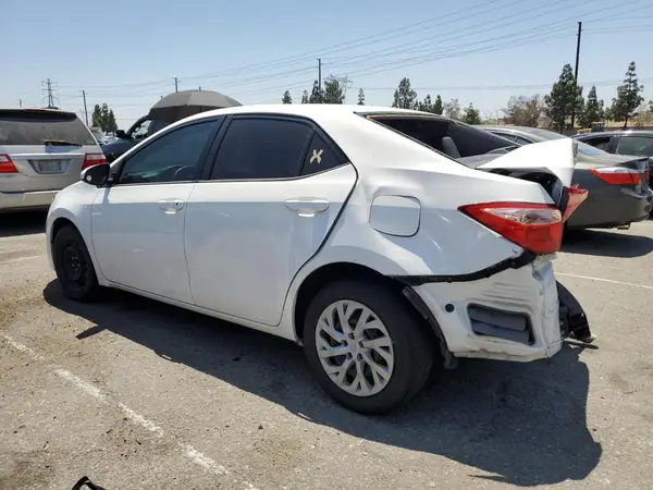 2T1BURHE3JC987668 2018 TOYOTA COROLLA - Image 2