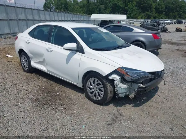 2T1BURHE3JC988786 2018 TOYOTA COROLLA - Image 1
