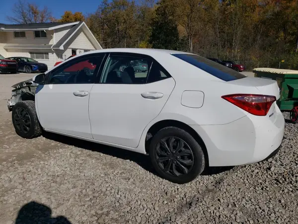 2T1BURHE3JC989663 2018 TOYOTA COROLLA - Image 2