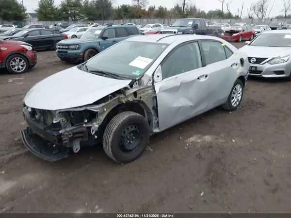 2T1BURHE3JC993387 2018 TOYOTA COROLLA - Image 2