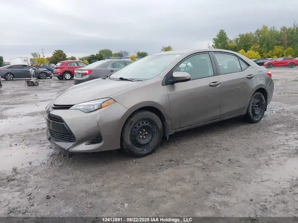 2T1BURHE3JC993826 2018 TOYOTA COROLLA - Image 2
