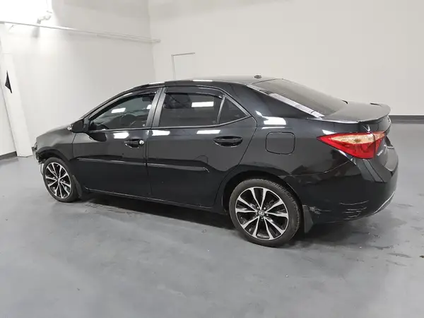 2T1BURHE3JC996712 2018 TOYOTA COROLLA - Image 2