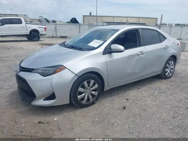 2T1BURHE3KC125679 2019 TOYOTA COROLLA - Image 2