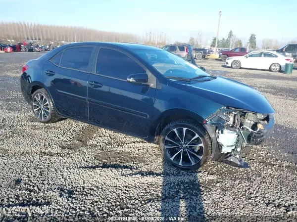 2T1BURHE3KC137413 2019 TOYOTA COROLLA - Image 1