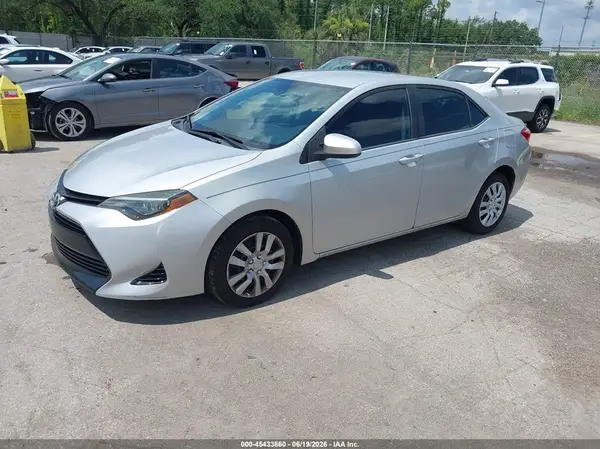 2T1BURHE3KC156074 2019 TOYOTA COROLLA - Image 2