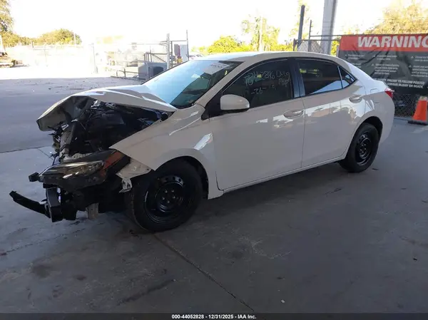 2T1BURHE3KC158987 2019 TOYOTA COROLLA - Image 2
