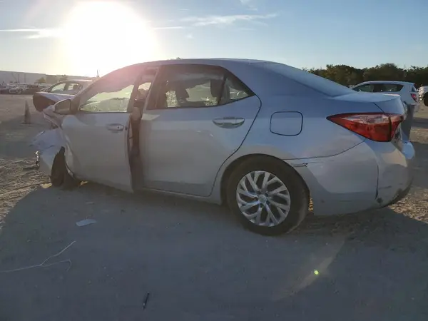 2T1BURHE3KC159749 2019 TOYOTA COROLLA - Image 2