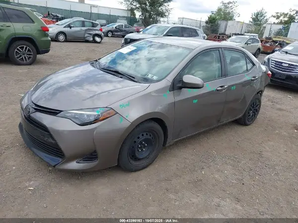 2T1BURHE3KC183338 2019 TOYOTA COROLLA - Image 2