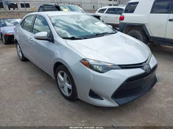 2T1BURHE3KC205385 2019 TOYOTA COROLLA - Image 1