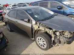 2T1BURHE3KC225913 2019 TOYOTA COROLLA