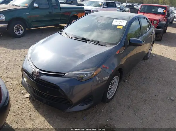 2T1BURHE3KC243232 2019 TOYOTA COROLLA - Image 2