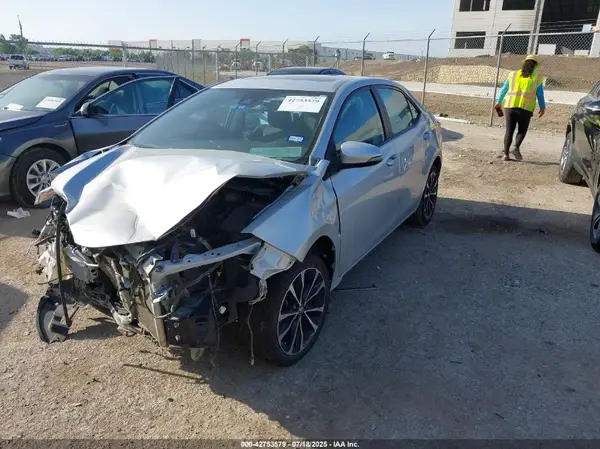 2T1BURHE4HC747426 2017 TOYOTA COROLLA - Image 2
