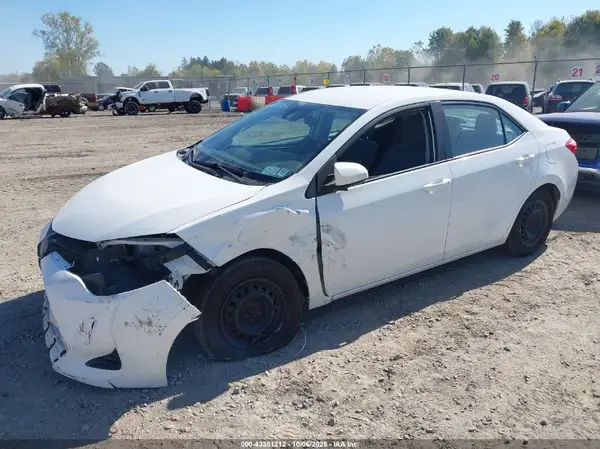 2T1BURHE4HC752223 2017 TOYOTA COROLLA - Image 2
