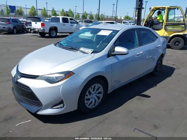 2T1BURHE4HC764615 2017 TOYOTA COROLLA - Image 2