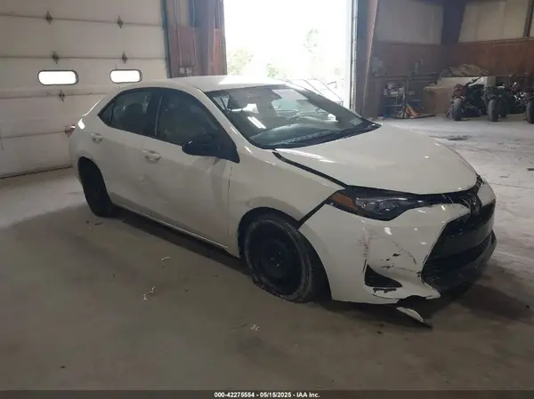 2T1BURHE4HC765831 2017 TOYOTA COROLLA - Image 1