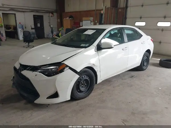 2T1BURHE4HC765831 2017 TOYOTA COROLLA - Image 2