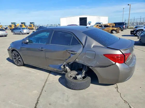 2T1BURHE4HC771600 2017 TOYOTA COROLLA - Image 2