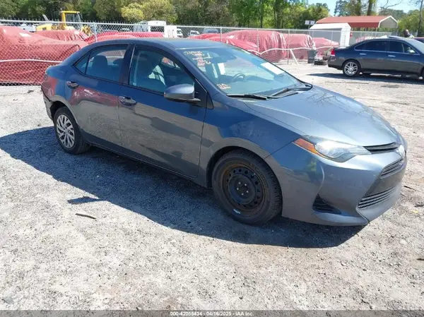2T1BURHE4HC777588 2017 TOYOTA COROLLA - Image 1