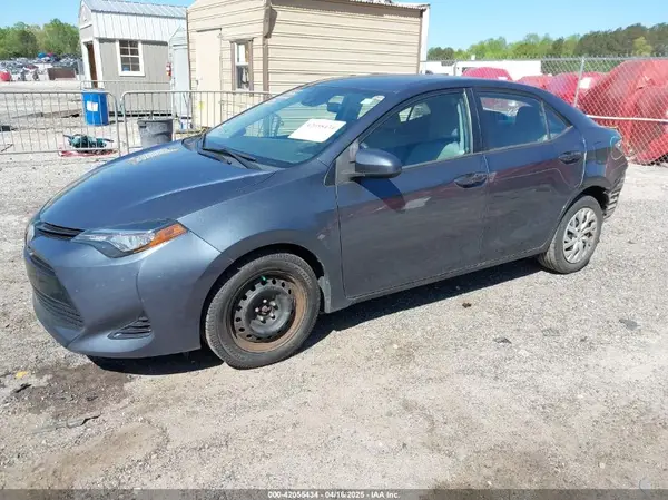 2T1BURHE4HC777588 2017 TOYOTA COROLLA - Image 2