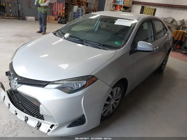 2T1BURHE4HC790146 2017 TOYOTA COROLLA - Image 2