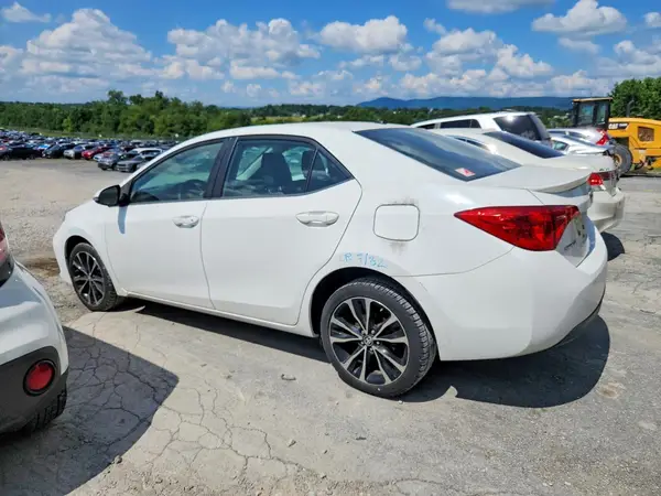 2T1BURHE4HC795072 2017 TOYOTA COROLLA - Image 2