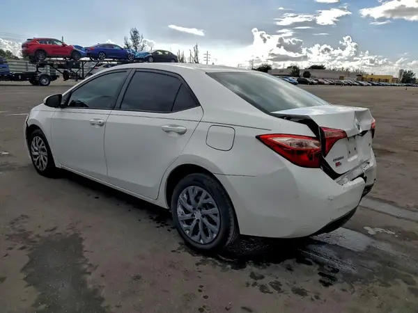2T1BURHE4HC795363 2017 TOYOTA COROLLA - Image 2
