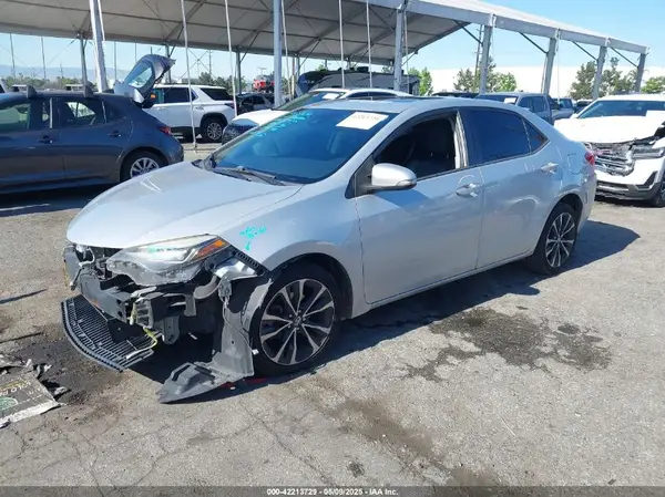 2T1BURHE4HC801209 2017 TOYOTA COROLLA - Image 2
