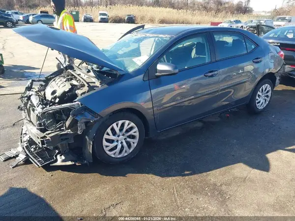 2T1BURHE4HC801498 2017 TOYOTA COROLLA - Image 2