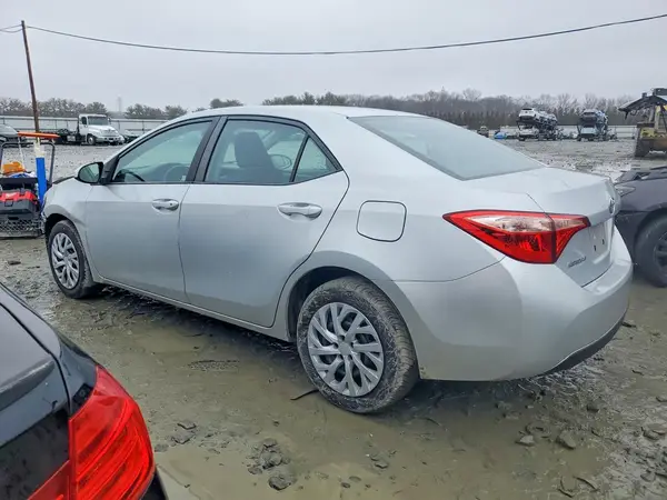 2T1BURHE4HC804837 2017 TOYOTA COROLLA - Image 2