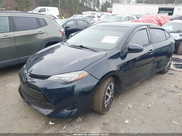 2T1BURHE4HC805633 2017 TOYOTA COROLLA - Image 2