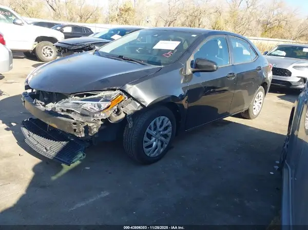 2T1BURHE4HC807589 2017 TOYOTA COROLLA - Image 2