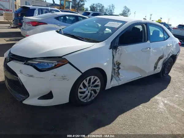 2T1BURHE4HC812128 2017 TOYOTA COROLLA - Image 2