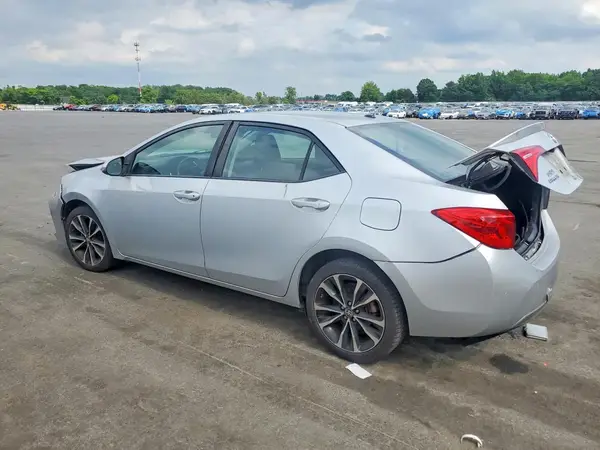 2T1BURHE4HC814087 2017 TOYOTA COROLLA - Image 2