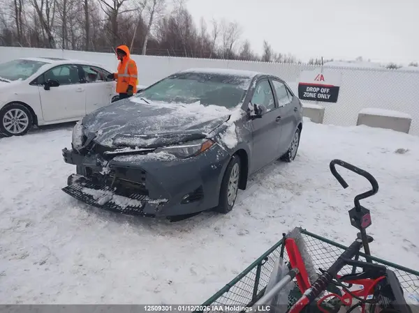 2T1BURHE4HC820133 2017 TOYOTA COROLLA - Image 2